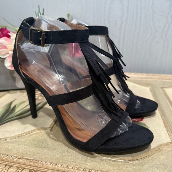 Christian Siriano Kactus Black Faux Suede Fringe Heels Sandals Strappy NIB 8.5 - Picture 12 of 13